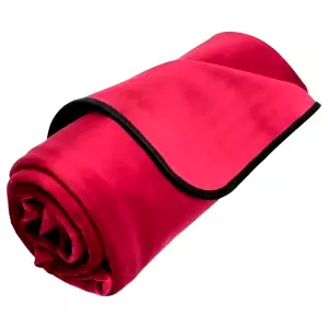 Fascinator Throw - mikrosatén sex pléd (červený)
